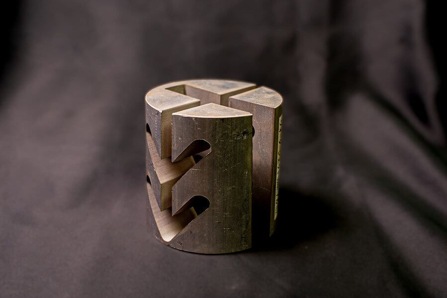 ウォータージェット切断のイメージ